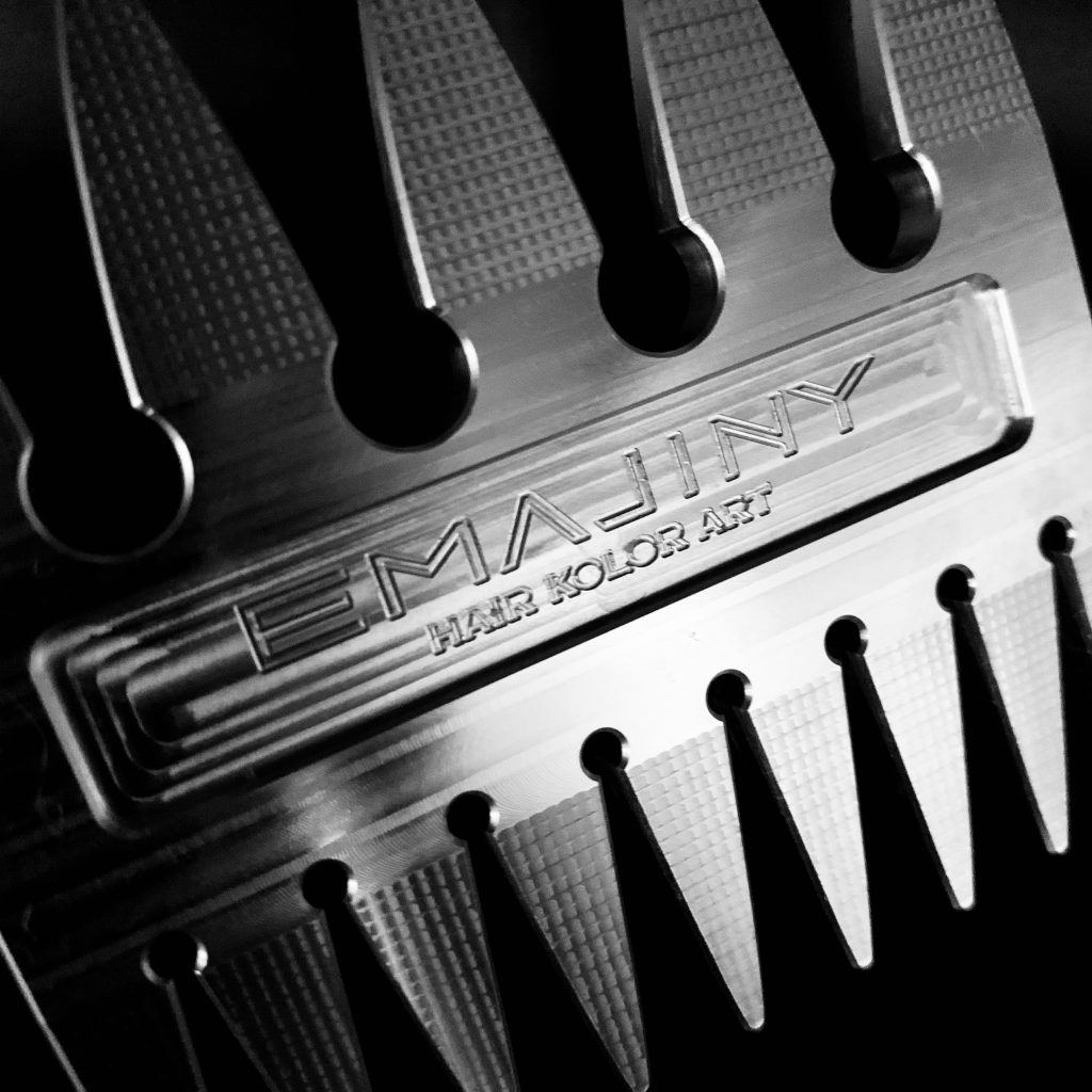 Sculpting hair comb Powered by EMAJINY